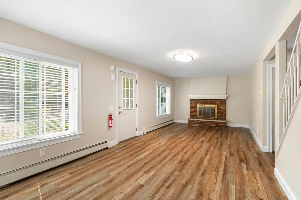 6 Bed 2 Bath Multi-Unit Residential Property in Burlington, VT - 5