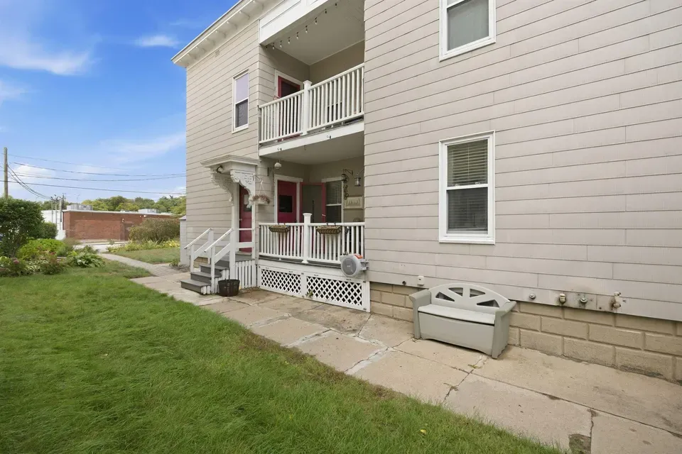 6 Bed 2 Bath Multi-Unit Residential Property in Manchester, NH - 3