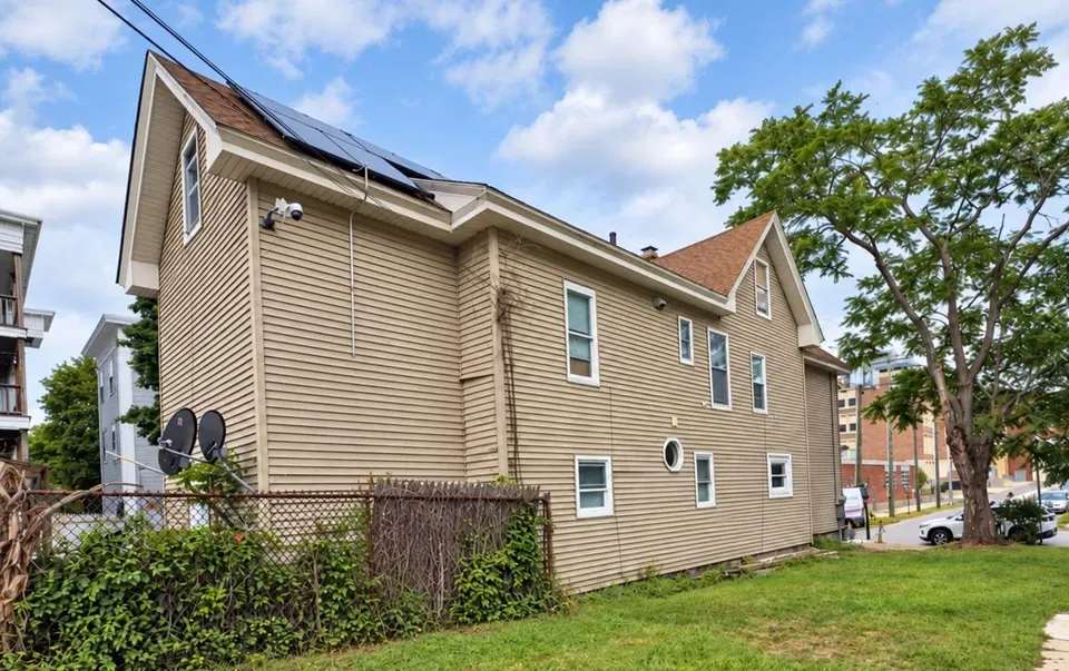 6 Bed 2 Bath Multi-Unit Residential Property in Manchester, NH
