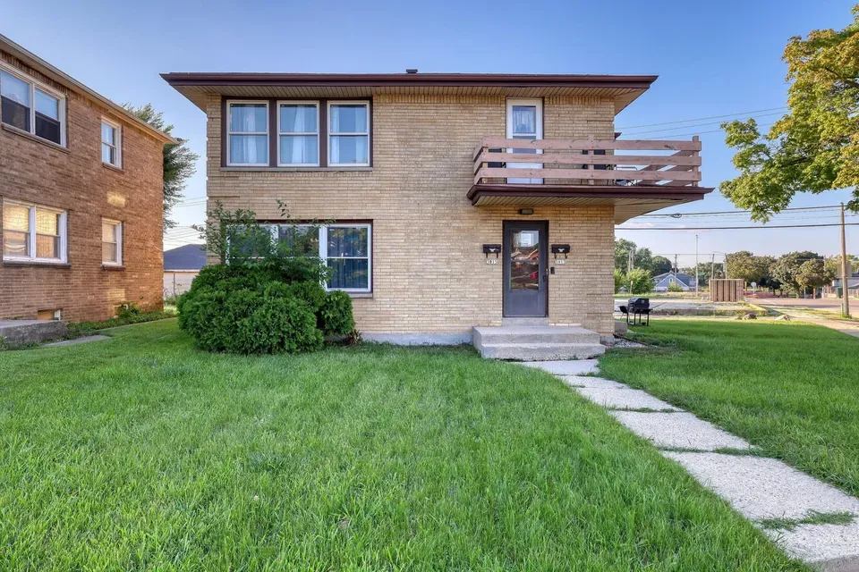 6 Bed 2 Bath Multi-Unit Residential Property in Milwaukee, WI - 1
