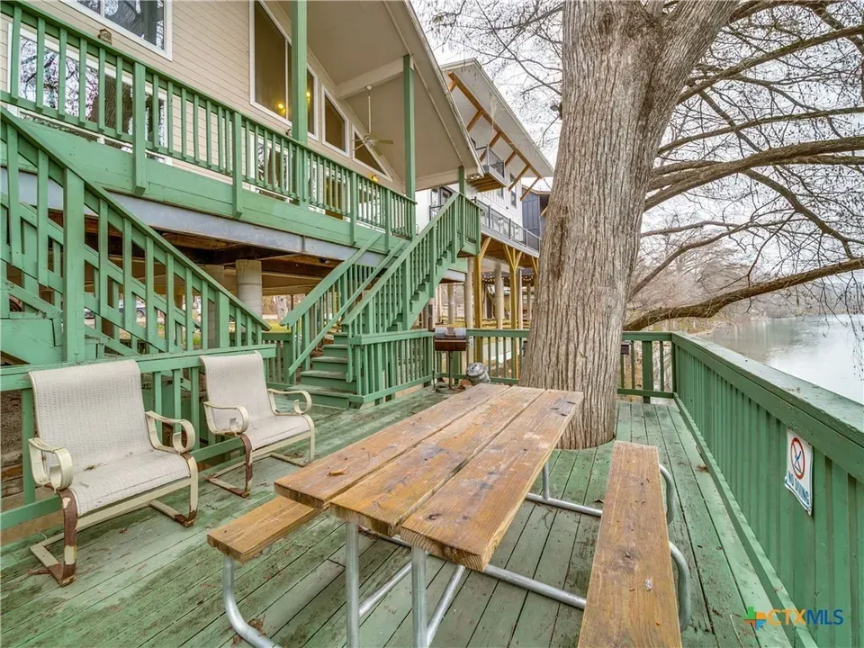 6 Bed 2 Bath Multi-Unit Residential Property in New Braunfels, TX - 2