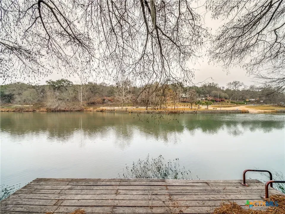 6 Bed 2 Bath Multi-Unit Residential Property in New Braunfels, TX - 3