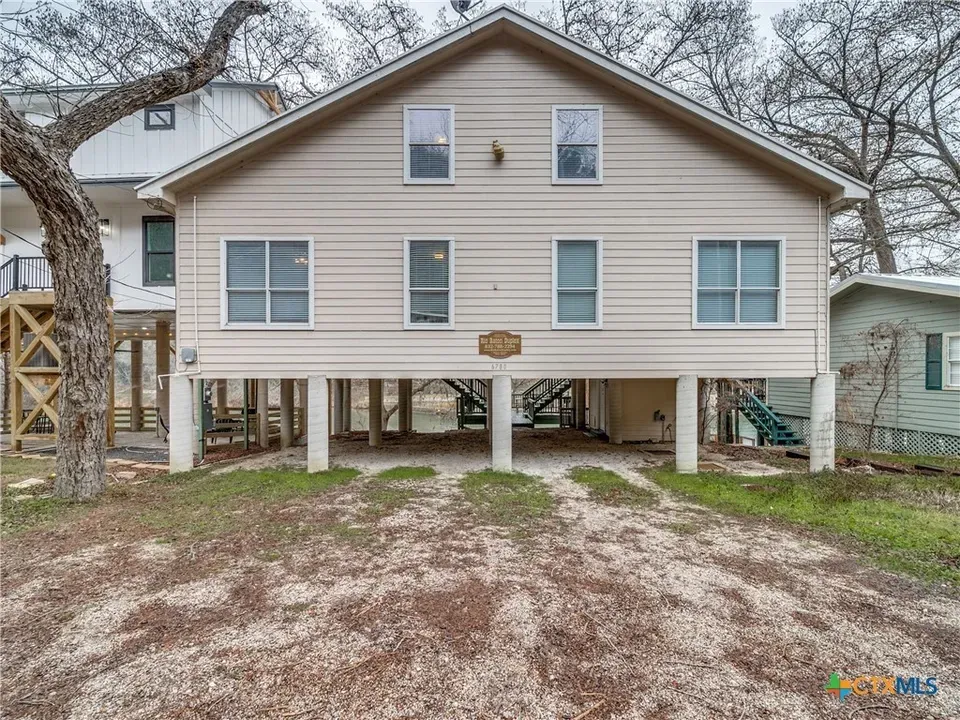 6 Bed 2 Bath Multi-Unit Residential Property in New Braunfels, TX - 4