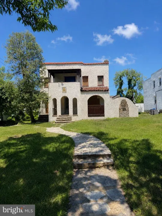 6 Bed 3 Bath Classic Historic Era Home in Baltimore, MD - 1
