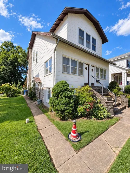 6 Bed 3 Bath Classic Historic Era Home in Baltimore, MD - 3