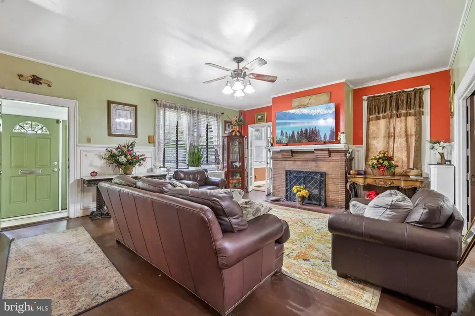 6 Bed 3 Bath Classic Historic Era Home in Baltimore, MD - 2