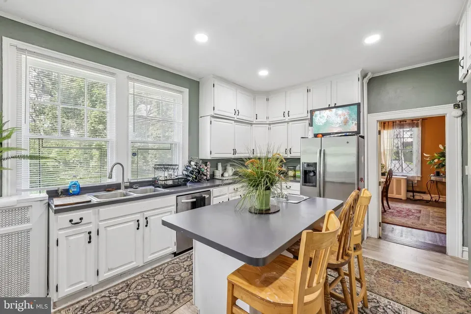 6 Bed 3 Bath Classic Historic Era Home in Baltimore, MD - 4