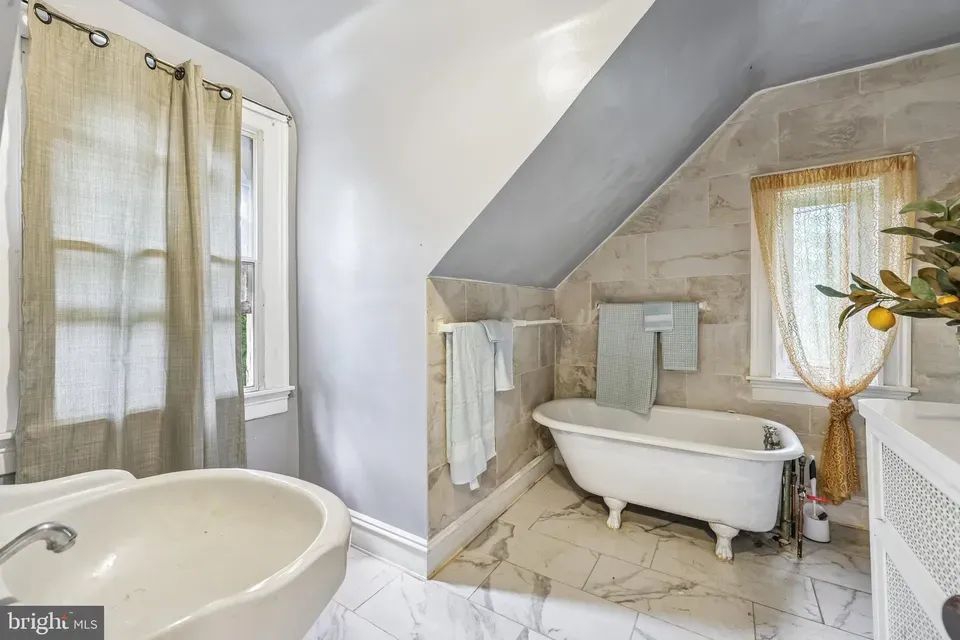 6 Bed 3 Bath Classic Historic Era Home in Baltimore, MD - 5