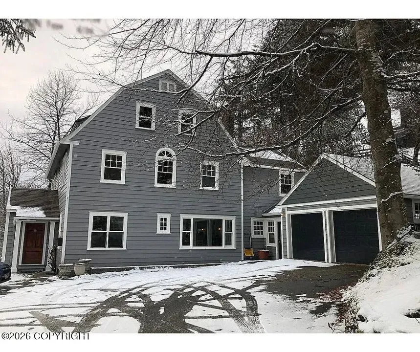 6 Bed 3 Bath Classic Historic Era Home in Juneau, AK