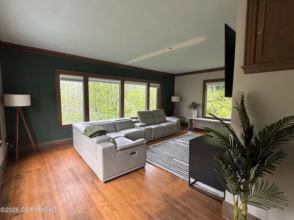 6 Bed 3 Bath Classic Historic Era Home in Juneau, AK - 5