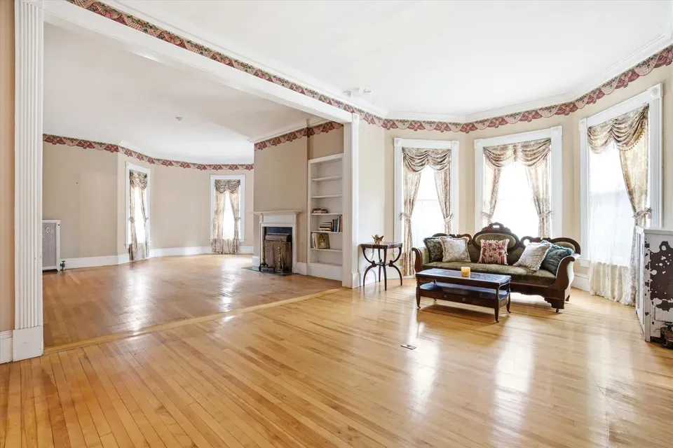 6 Bed 3 Bath Classic Historic Era Home in Manchester, NH - 5