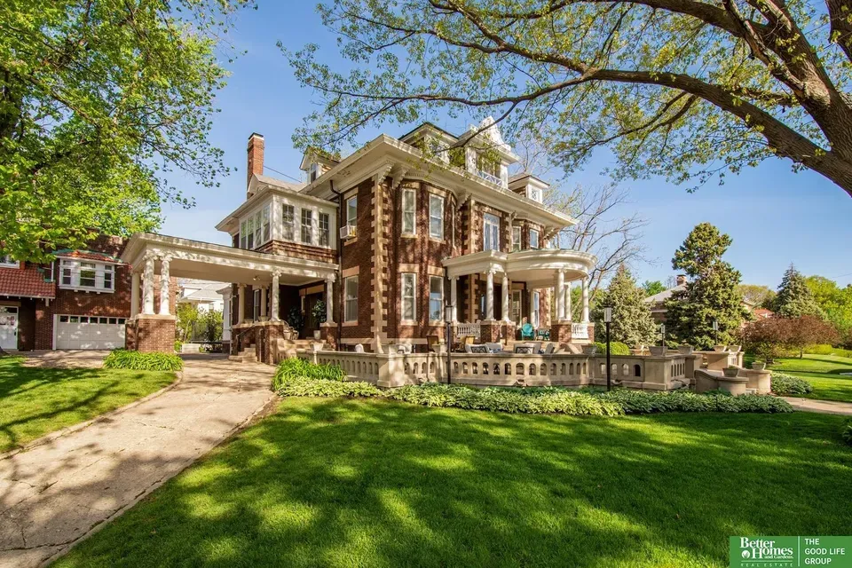 6 Bed 3 Bath Classic Historic Era Home in Omaha, NE - 2