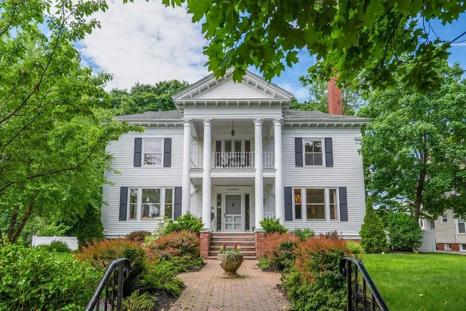6 Bed 3 Bath Classic Historic Era Home in Portland, ME - 2