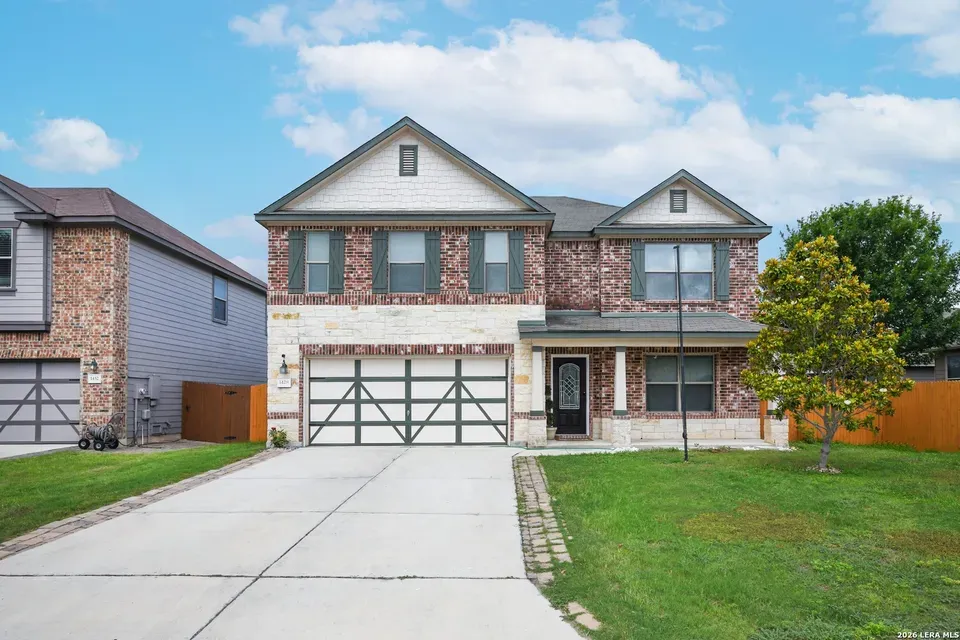 6 Bed 3 Bath Established Contemporary Home in New Braunfels, TX - 3