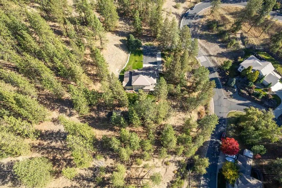 6 Bed 3 Bath Established Contemporary Home in Spokane, WA - 2