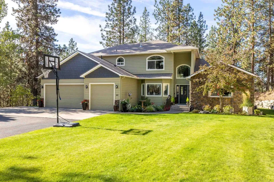 6 Bed 3 Bath Established Contemporary Home in Spokane, WA - 3