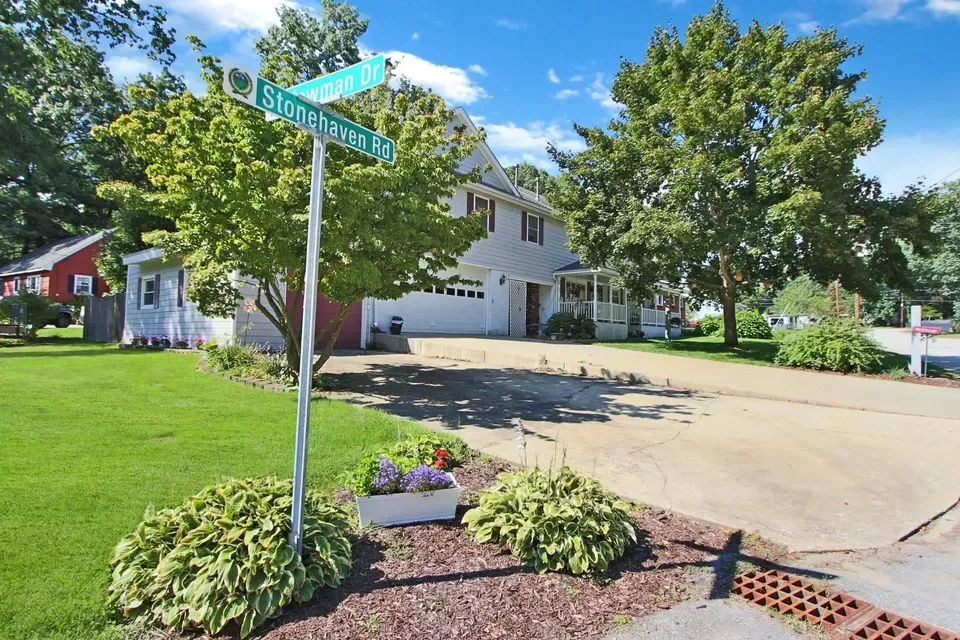 6 Bed 3 Bath Established Mid-Century Residence in Nashua, NH - 1