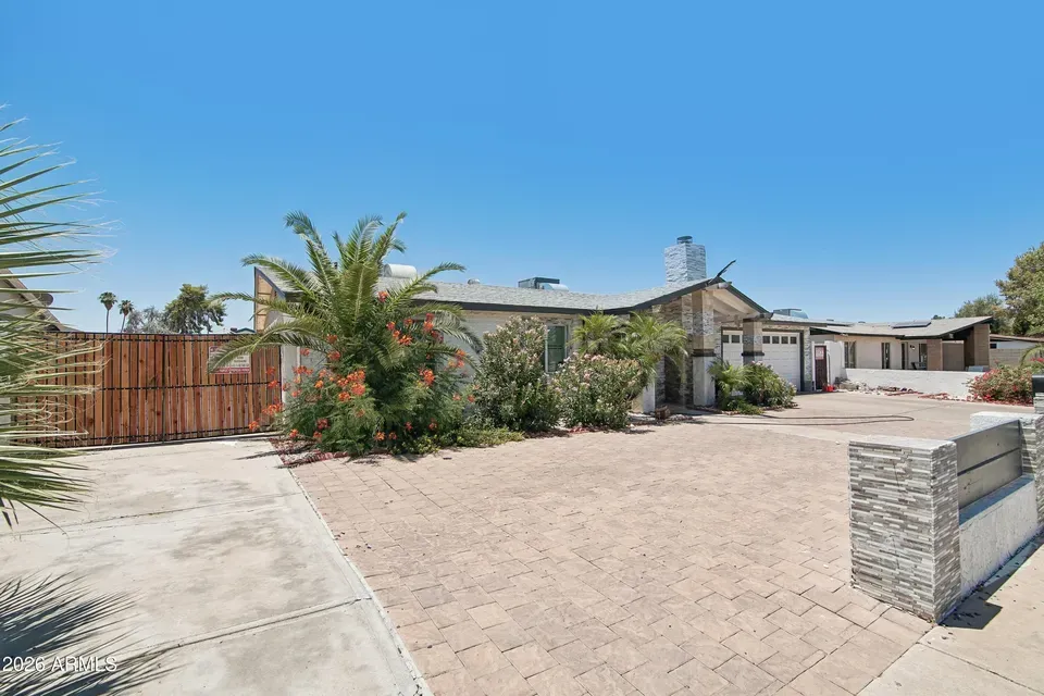 6 Bed 3 Bath Established Mid-Century Residence in Phoenix, AZ - 2