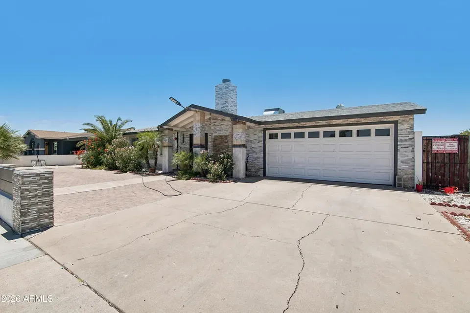 6 Bed 3 Bath Established Mid-Century Residence in Phoenix, AZ - 3