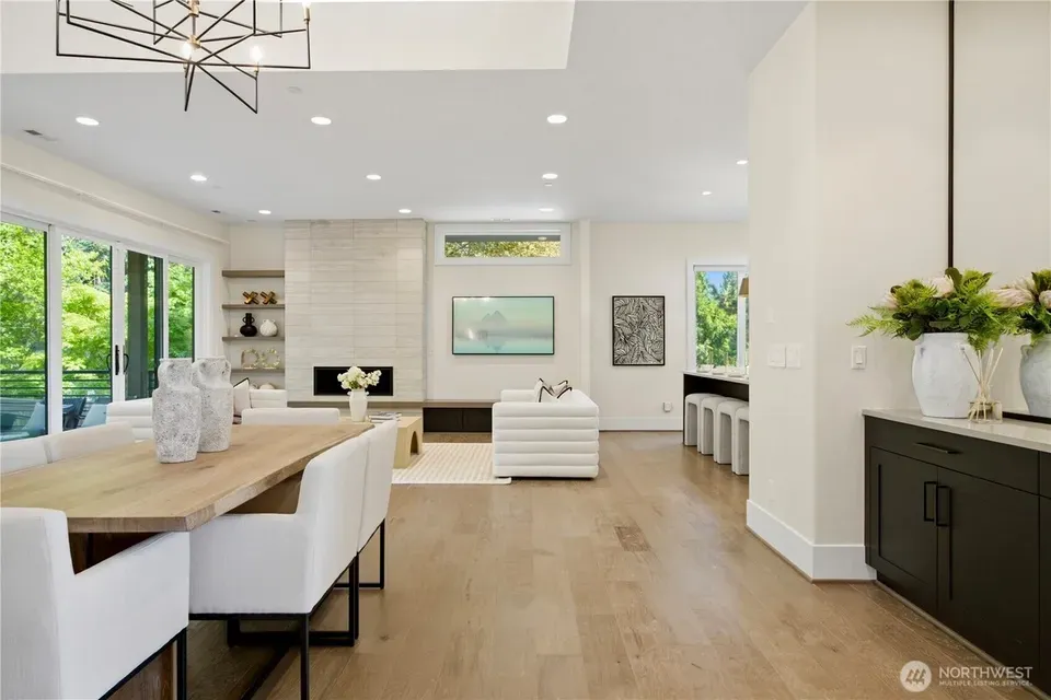 6 Bed 3 Bath Modern Architectural Estate in Bellevue, WA - 5