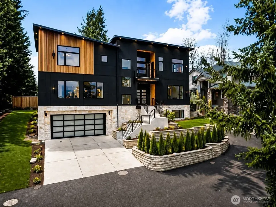 6 Bed 3 Bath Modern Architectural Estate in Bellevue, WA - 2