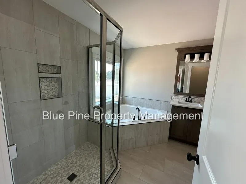 6 Bed 3 Bath Modern Contemporary Residence in Idaho Falls, ID - 3