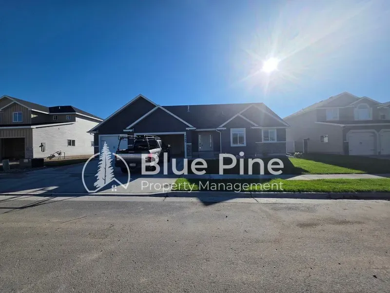 6 Bed 3 Bath Modern Contemporary Residence in Idaho Falls, ID - 1