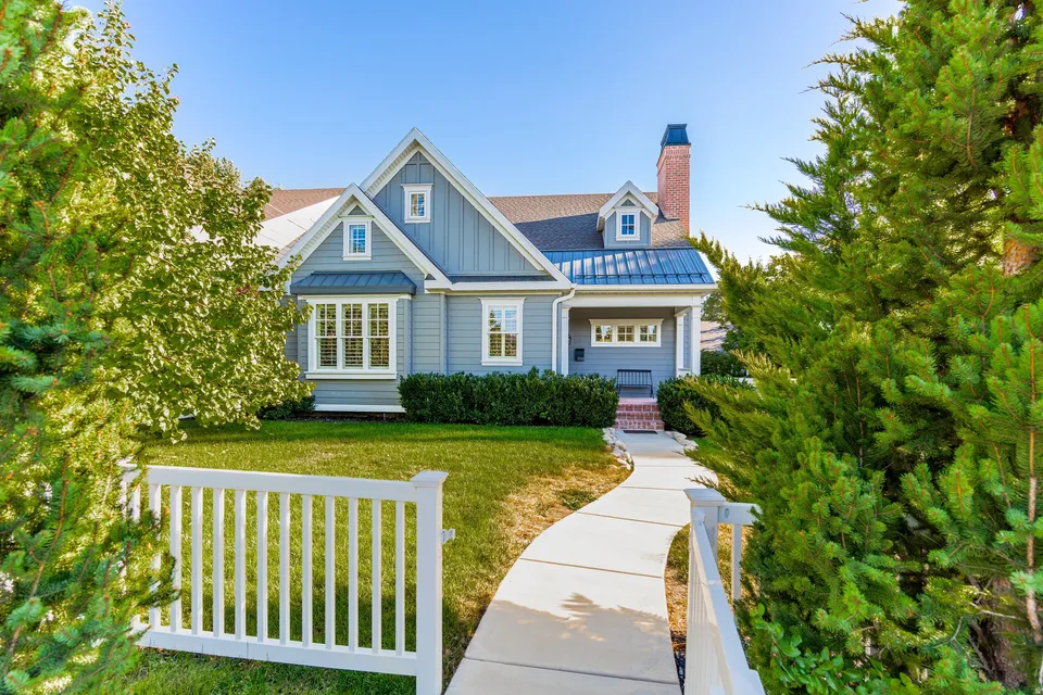 6 Bed 3 Bath Modern Farmhouse in Salt Lake City, UT