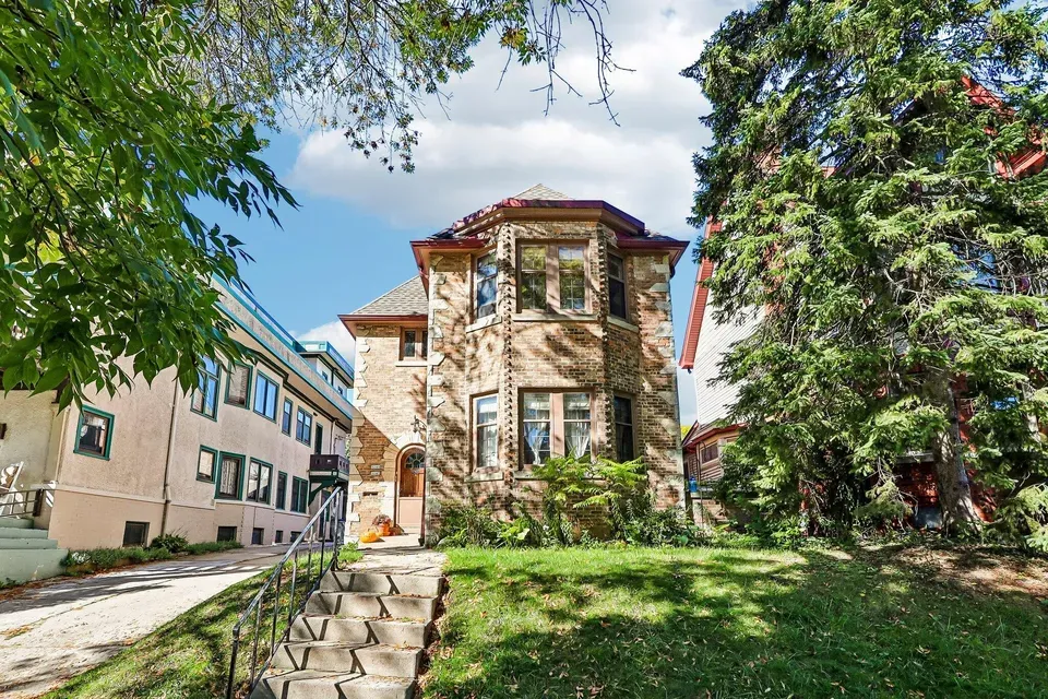 6 Bed 3 Bath Multi-Unit Residential Property in Milwaukee, WI