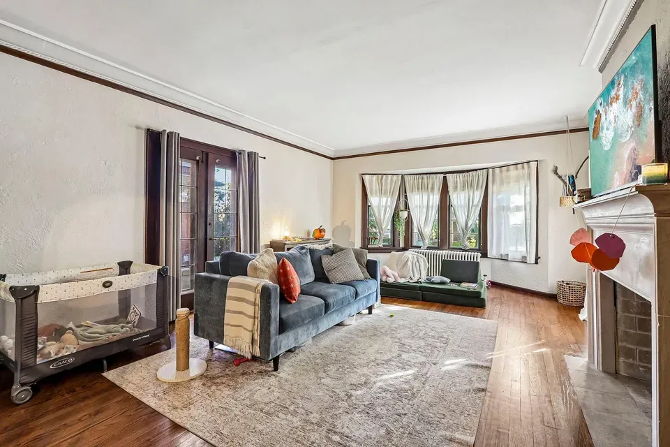 6 Bed 3 Bath Multi-Unit Residential Property in Milwaukee, WI - 5
