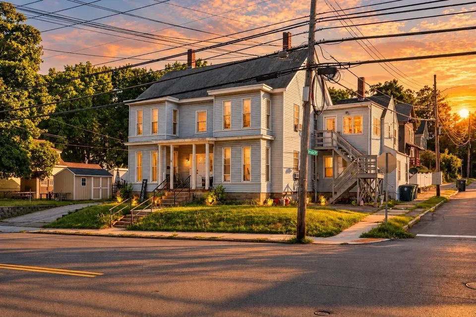 6 Bed 3 Bath Multi-Unit Residential Property in Nashua, NH - 2