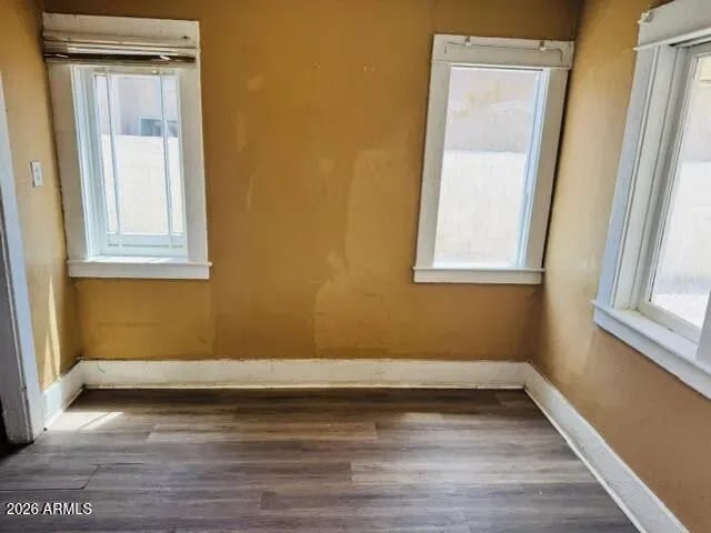 6 Bed 3 Bath Multi-Unit Residential Property in Phoenix, AZ - 5