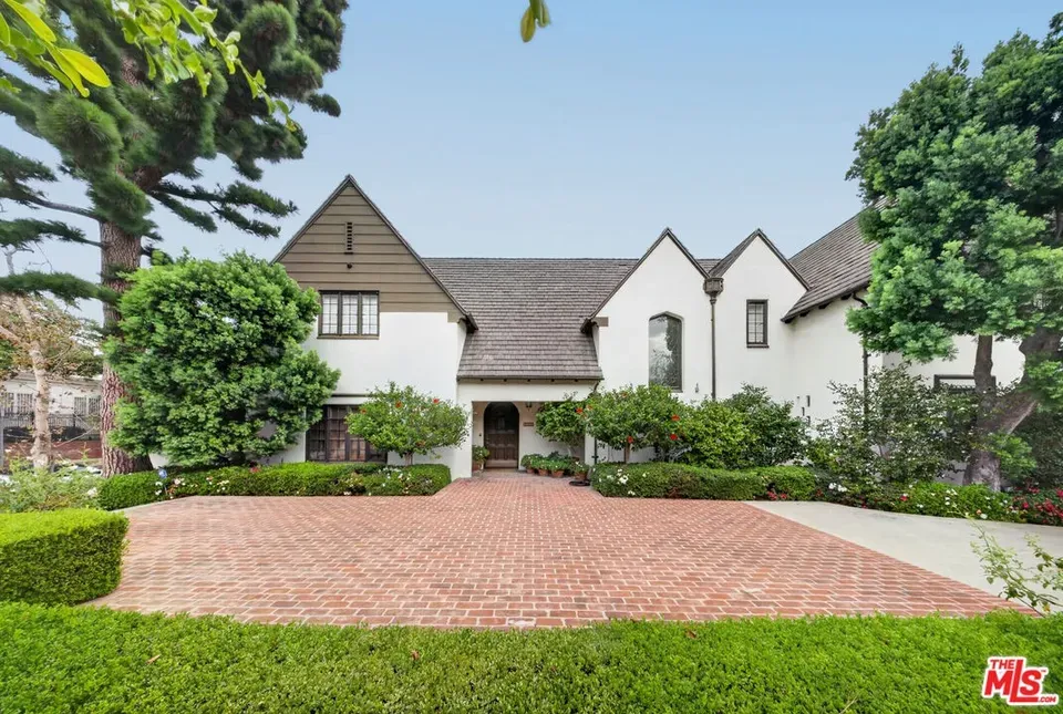 6 Bed 4 Bath Classic Historic Era Home in Los Angeles, CA - 3