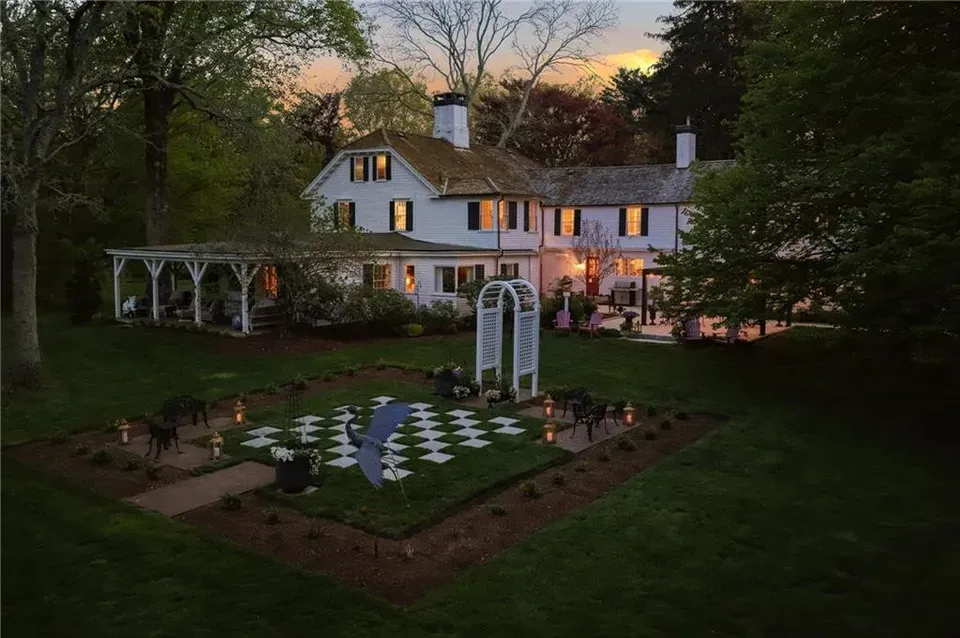 6 Bed 4 Bath Classic Historic Era Home in Warwick, RI - 3