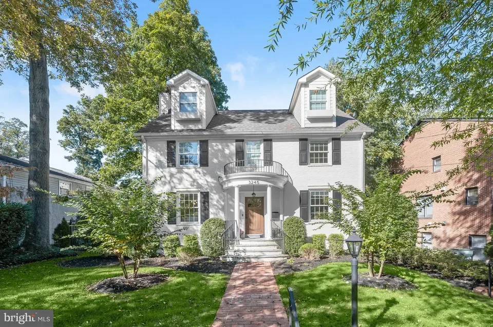 6 Bed 4 Bath Classic Historic Era Home in Washington, DC - 1