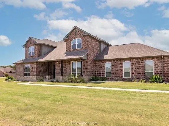 6 Bed 4 Bath Established Contemporary Home in College Station, TX