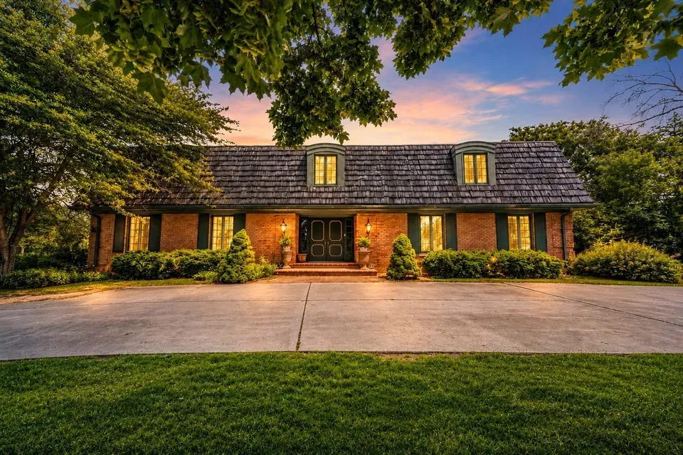 6 Bed 4 Bath Established Mid-Century Residence in Green Bay, WI