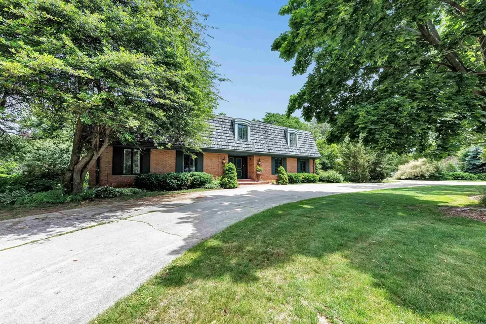 6 Bed 4 Bath Established Mid-Century Residence in Green Bay, WI - 5