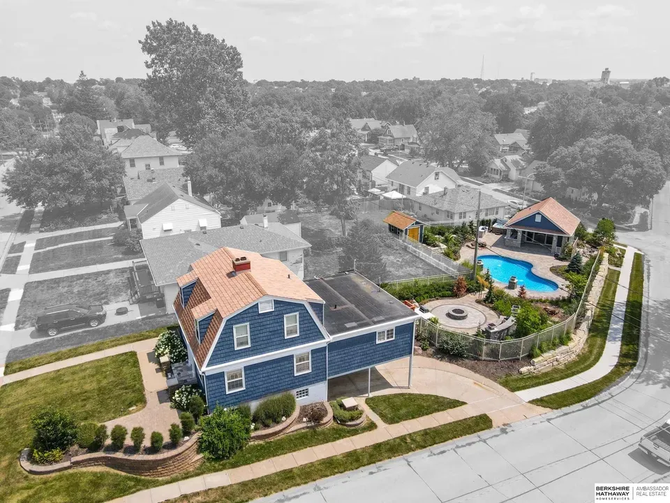 6 Bed 4 Bath Established Mid-Century Residence in Omaha, NE - 3