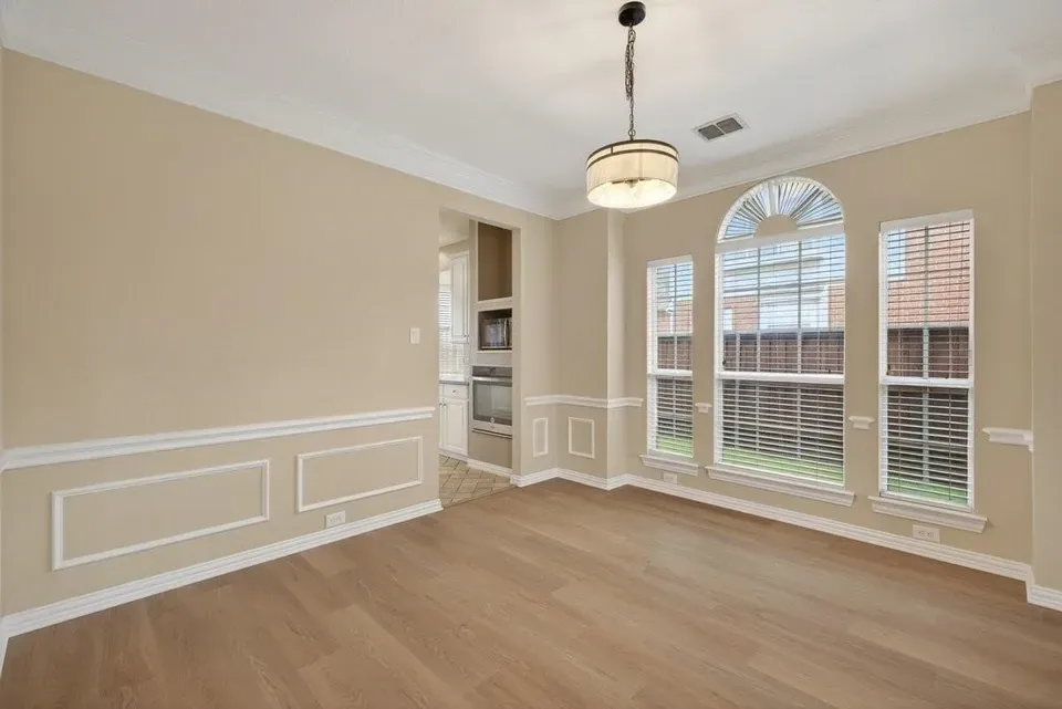6 Bed 4 Bath Traditional Suburban Family Home in Allen, TX - 4