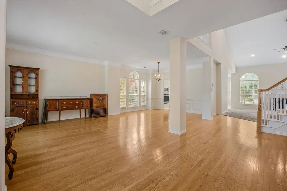 6 Bed 4 Bath Traditional Suburban Family Home in Allen, TX - 5