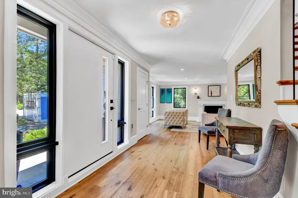6 Bed 4 Bath Traditional Suburban Family Home in Bethesda, MD - 3