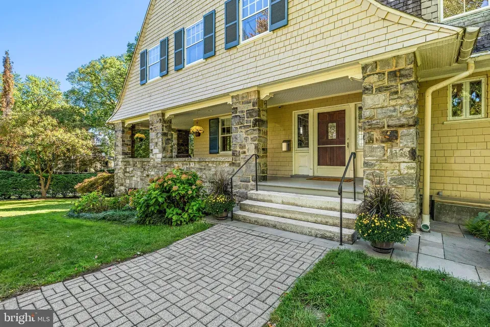 6 Bed 5 Bath Classic Historic Era Home in Baltimore, MD - 2