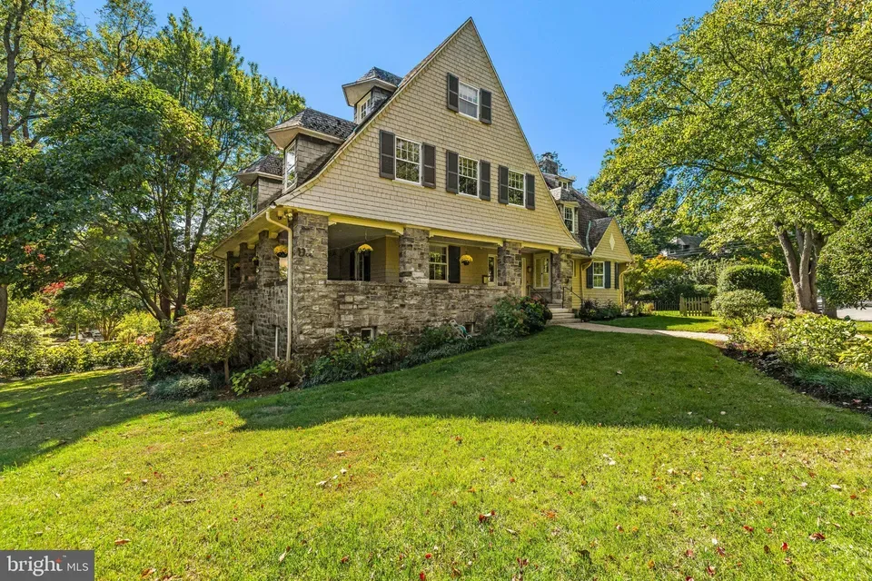 6 Bed 5 Bath Classic Historic Era Home in Baltimore, MD - 3