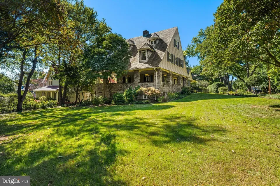6 Bed 5 Bath Classic Historic Era Home in Baltimore, MD - 4