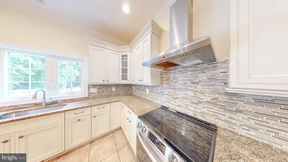 6 Bed 5 Bath Established Contemporary Home in Bethesda, MD - 3