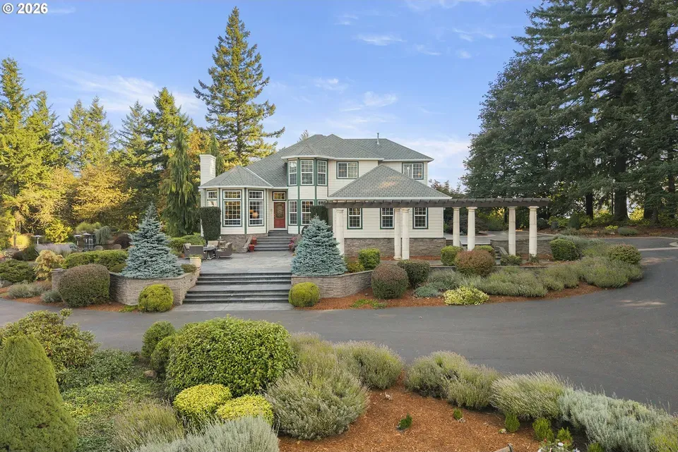 6 Bed 5 Bath Established Contemporary Home in Hillsboro, OR - 1