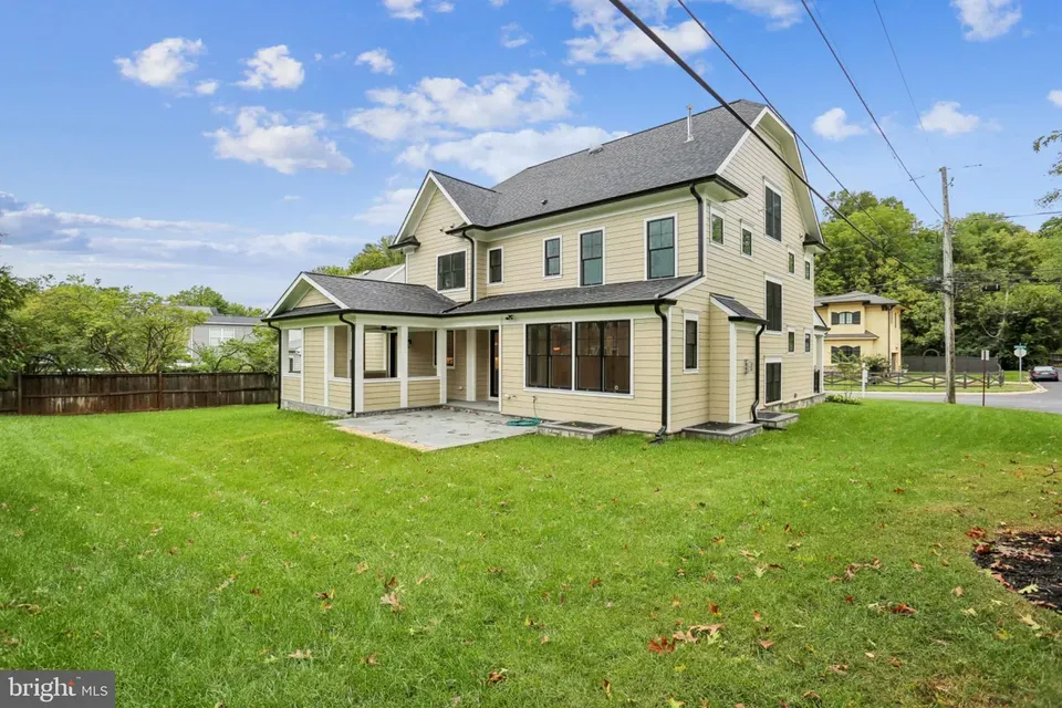 6 Bed 5 Bath Modern Architectural Estate in Bethesda, MD - 2
