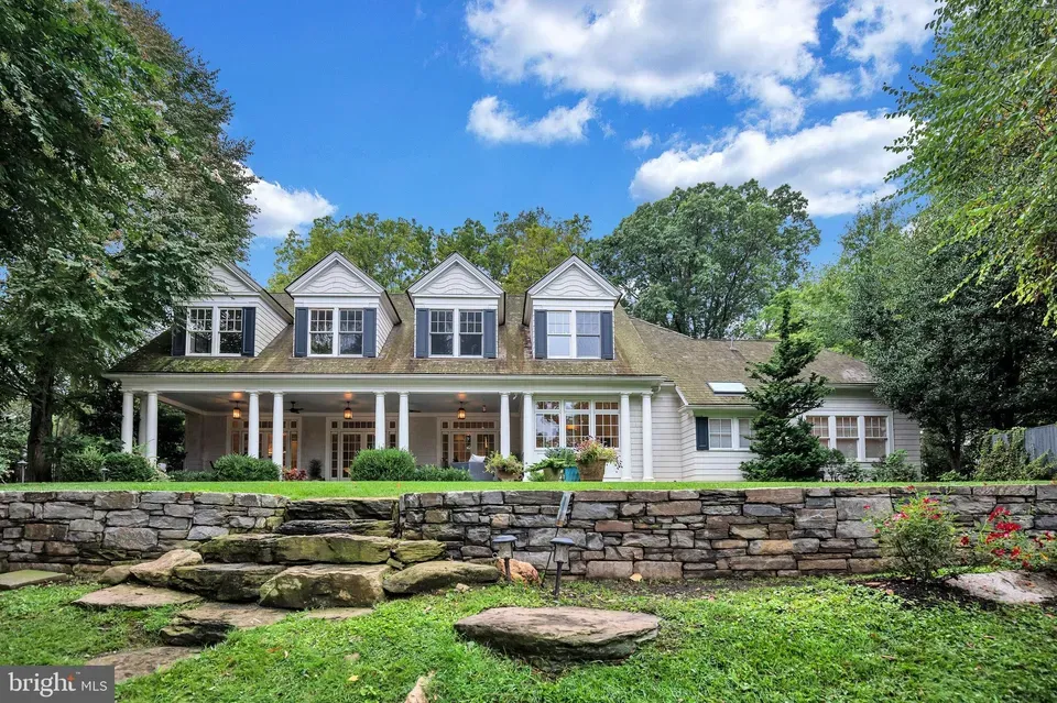 6 Bed 5 Bath Traditional Suburban Family Home in Bethesda, MD - 2