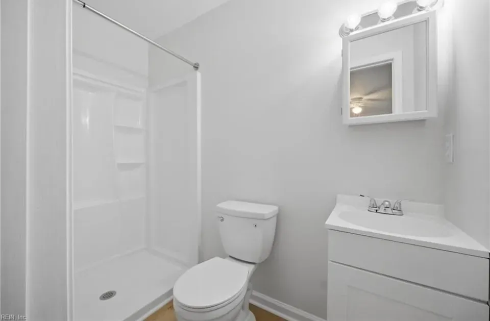 6 Bed 5 Bath Traditional Suburban Family Home in Norfolk, VA - 2